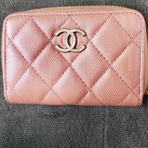 RARE CHANEL IRIDESCENT PINK 19S ZIP WALLET GHW